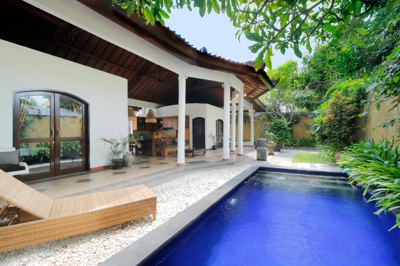 Singgah Villas Seminyak Экстерьер фото